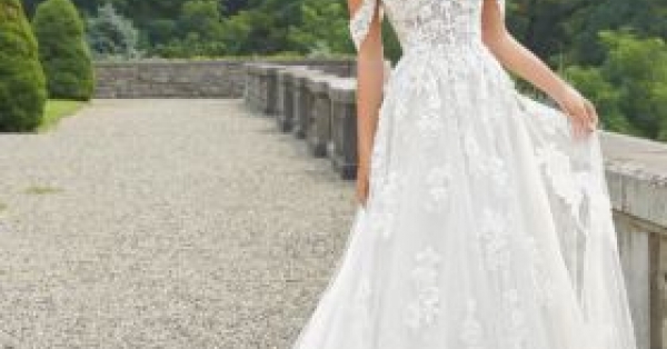 Romantic Floral Wedding Dress with Off-the-Shoulder Strap